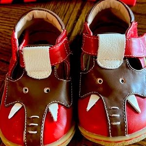 Liv and Luca Red toddler shoes sz 6